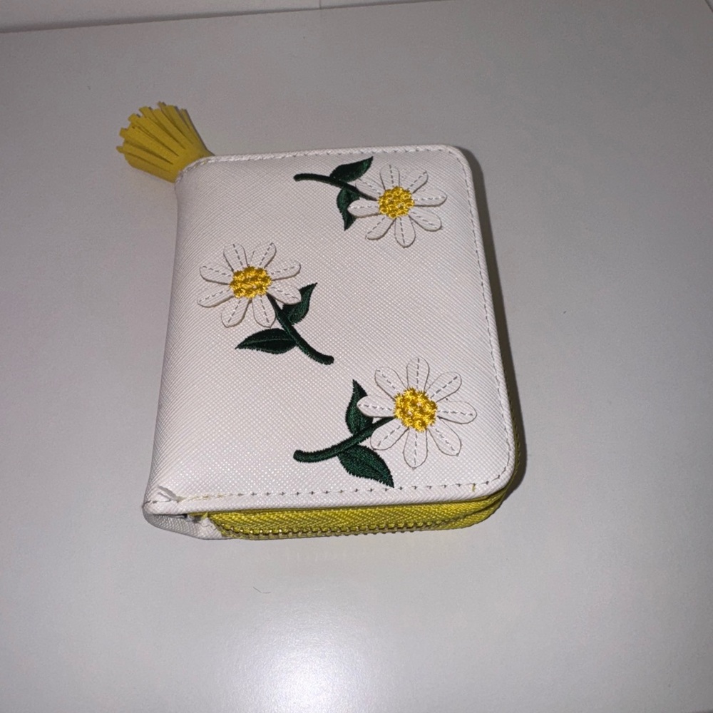 Yellow Star Pattern Wallet - Picture 3 of 6